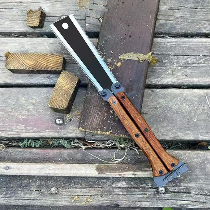 Pocket-Sized Japanese Folding Saw